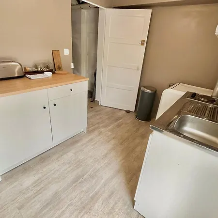 Avec Cuisine, Salle De Bain Et Garage Prive Proximite 24h Δωμάτια σε οικογενειακή κατοικία *