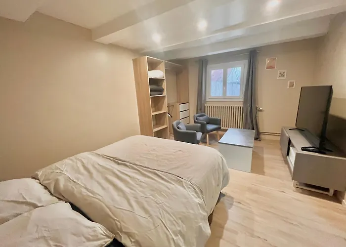 民宿 Avec Cuisine, Salle De Bain Et Garage Prive Proximite 24h